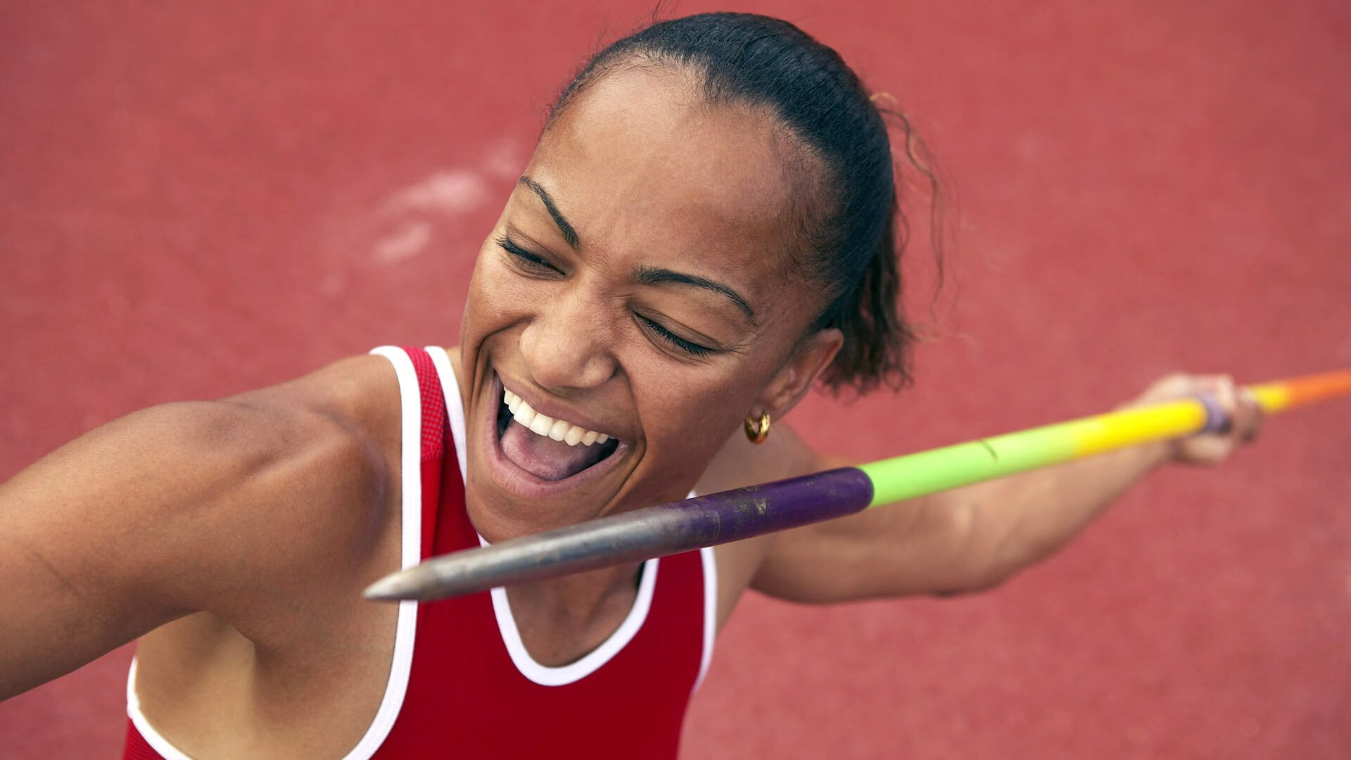 阿扎伦卡重返赛场，首场状态出色，RNG观众沸腾！赛场气氛高涨