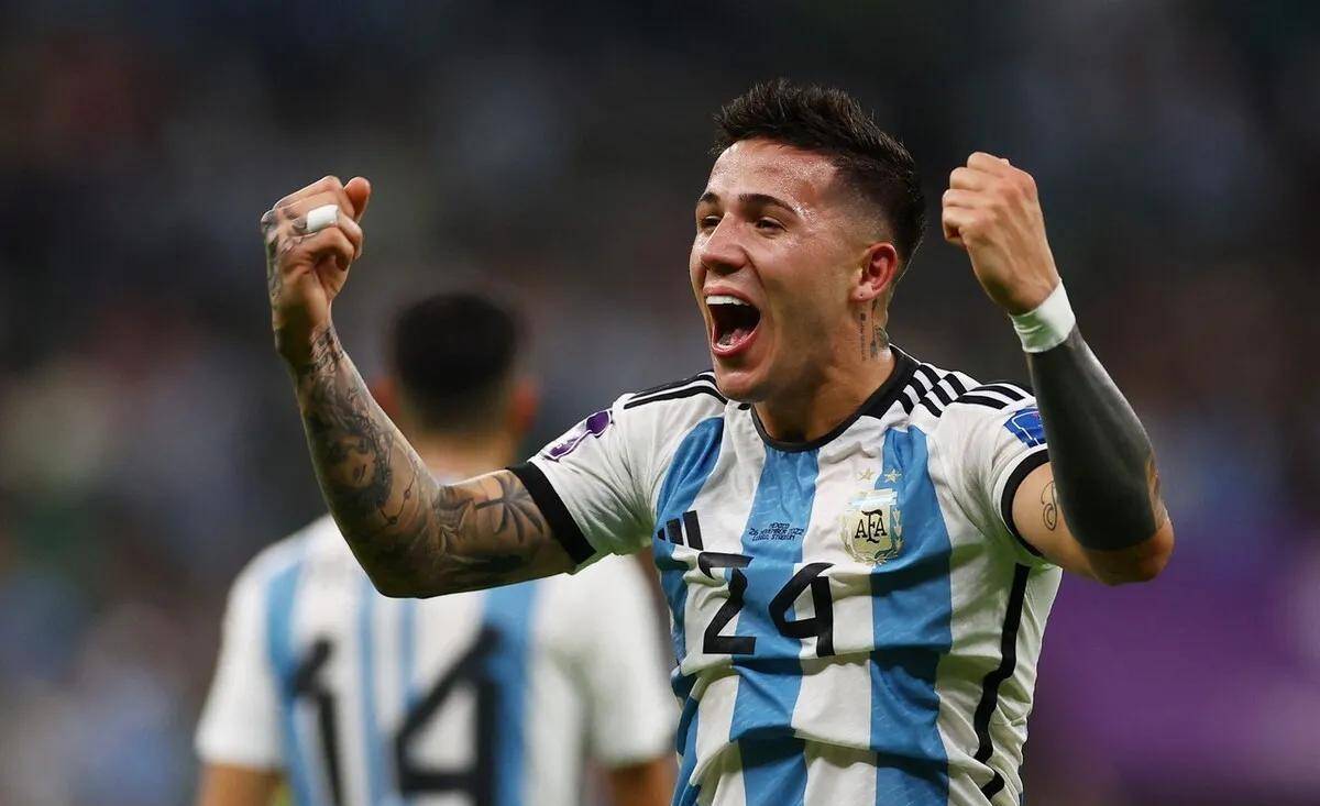 世界杯最新形势:明尼苏达森林狼高居榜首,本菲卡强势追赶,冠军归属成迷(南非世界杯32强巅峰对决)